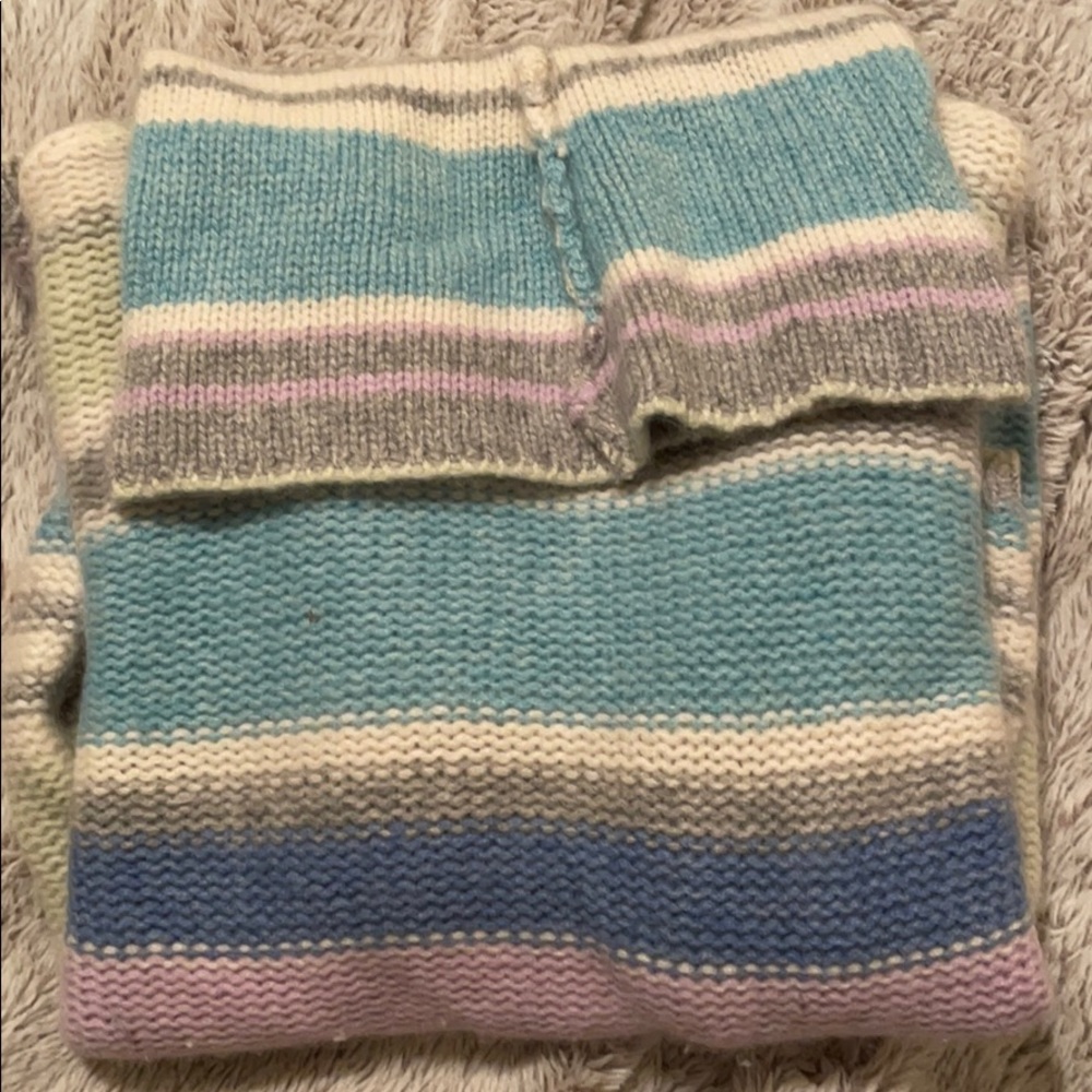 Gap Cashmere Sweater- size M